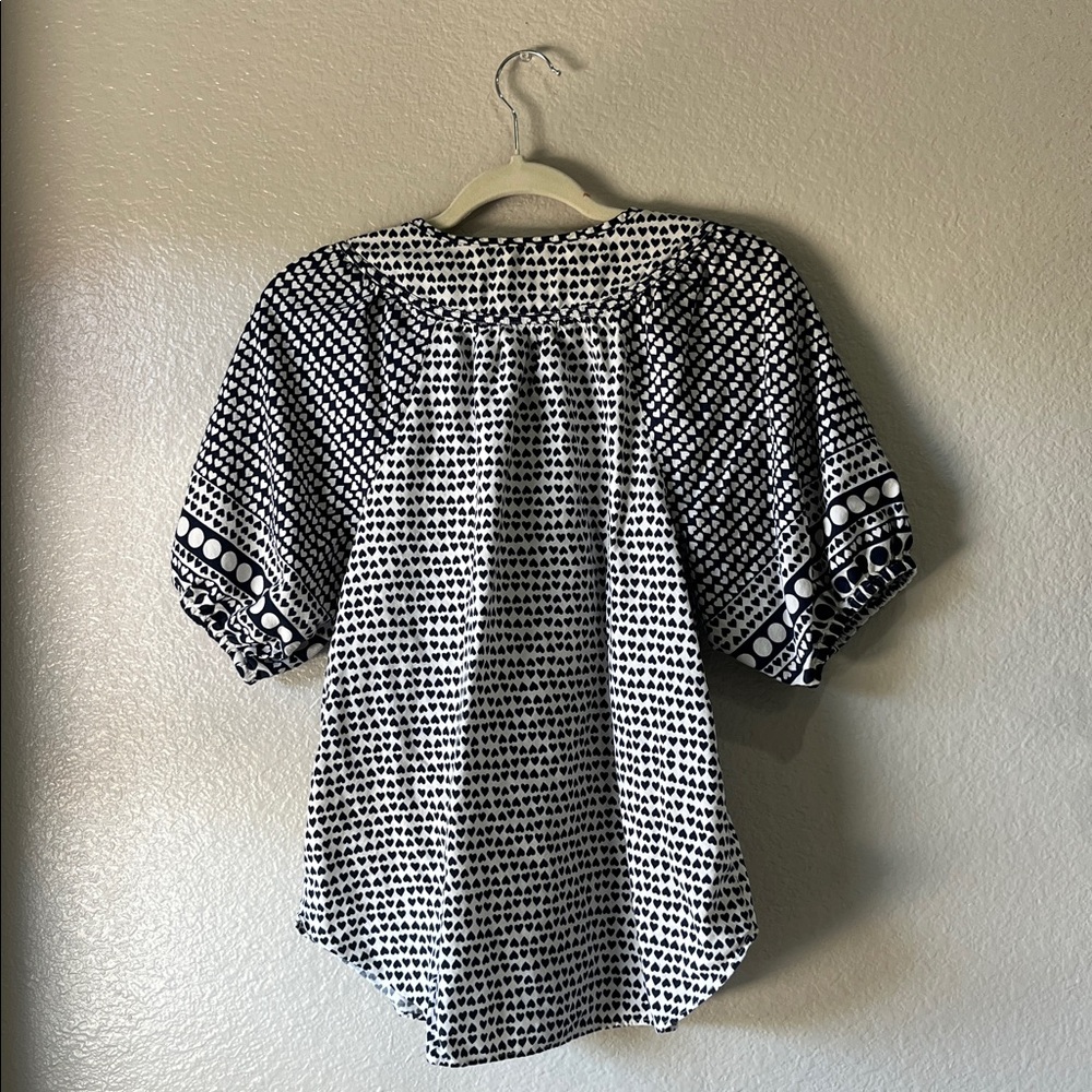LOFT Black and White Patterned Puff-Sleeve Blouse - Picture 6 of 7